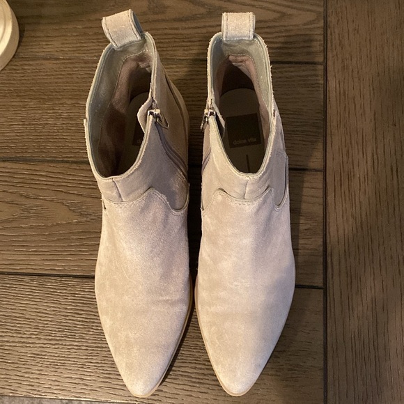 Dolce Vita Able Light Gray Suede booties - Picture 2 of 6
